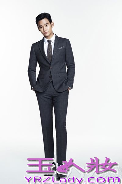 韩国著名男演员金秀贤身穿深色的极简风休闲装和西装，大秀长腿和潇洒无比的型男风范，轻松俘获了无数女性的芳心！一起来看看金秀贤拍摄的这组魅力难挡的时尚写真图片吧！ 