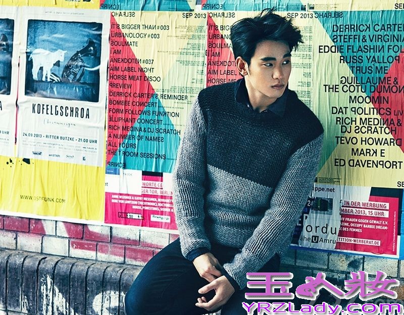 炙手可热的当红韩国男星金秀贤因为饰演《来自星星的你》中的叫兽而被广大粉丝们所喜爱。近日金秀贤分别在德国和韩国拍摄了两组时尚写真，作为Calvin Klein Jeans品牌宣传大使，展现出文艺男青年的帅气形象。