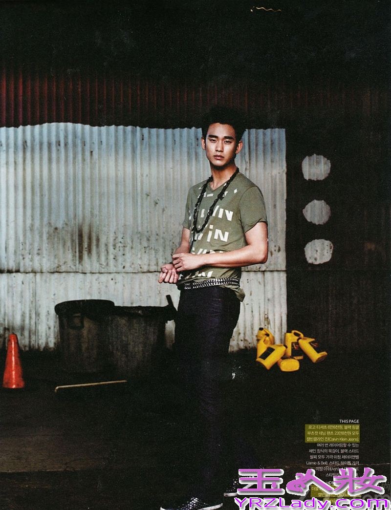 炙手可热的当红韩国男星金秀贤因为饰演《来自星星的你》中的叫兽而被广大粉丝们所喜爱。近日金秀贤分别在德国和韩国拍摄了两组时尚写真，作为Calvin Klein Jeans品牌宣传大使，展现出文艺男青年的帅气形象。