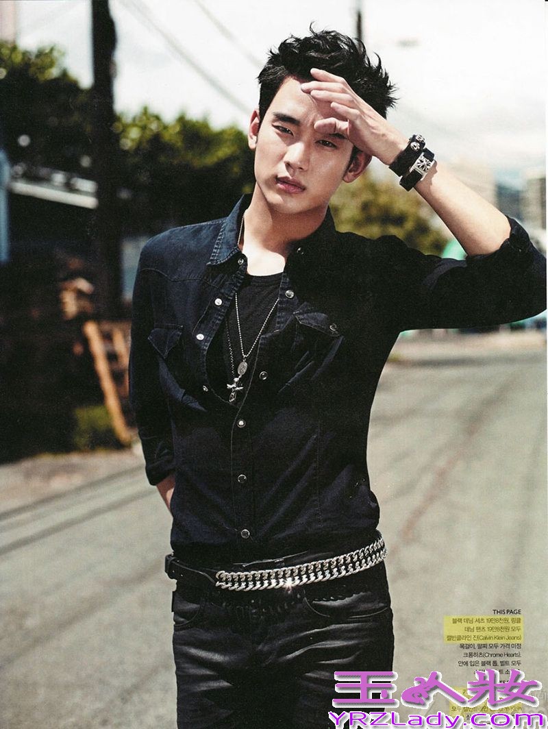 炙手可热的当红韩国男星金秀贤因为饰演《来自星星的你》中的叫兽而被广大粉丝们所喜爱。近日金秀贤分别在德国和韩国拍摄了两组时尚写真，作为Calvin Klein Jeans品牌宣传大使，展现出文艺男青年的帅气形象。