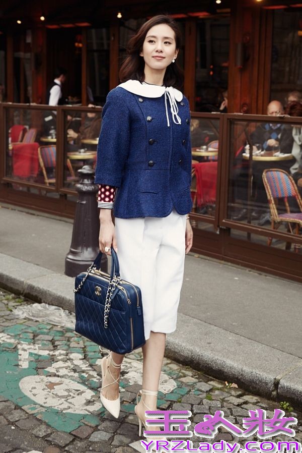 在巴黎时装周期间，刘诗诗携手新浪走入巴黎街头，被独特的法式风情感染其中。片中，刘诗诗漫步于巴黎的大街小巷，以一个东方人的视角在解读异域风情。