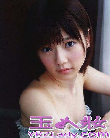 AKB48是日本当红的女组合，均是90后，萌妹岛崎遥香写真曝光，展现出发妙龄少女的青春活力与甜美。