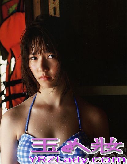 AKB48是日本当红的女组合，均是90后，萌妹岛崎遥香写真曝光，展现出发妙龄少女的青春活力与甜美。