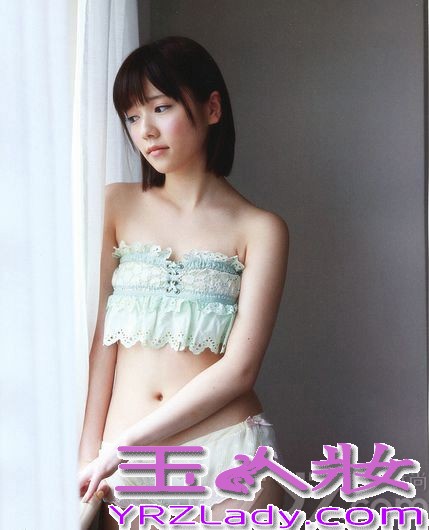 AKB48是日本当红的女组合，均是90后，萌妹岛崎遥香写真曝光，展现出发妙龄少女的青春活力与甜美。