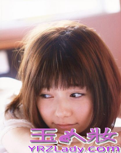 AKB48是日本当红的女组合，均是90后，萌妹岛崎遥香写真曝光，展现出发妙龄少女的青春活力与甜美。