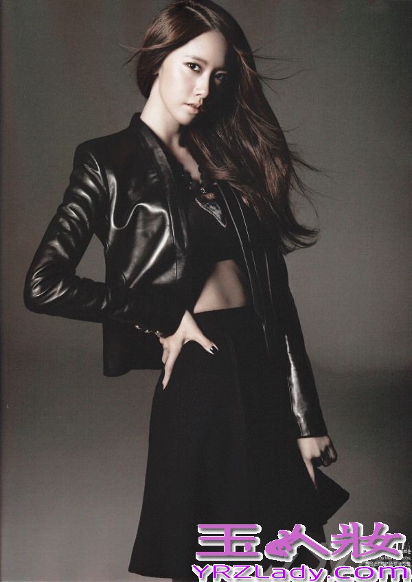 少女时代允儿是组合里的老幺，一直以清纯的形象示人，这次允儿转换魅力，变身性感熟女，一展韩国美女Feel，一起来看看吧！