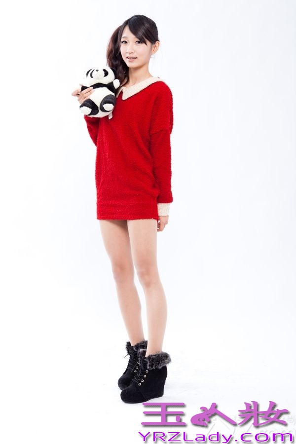 15歲小才女許雅涵日前公開的新年照,成功以