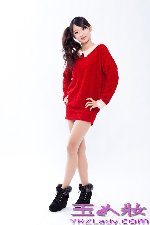 15歲小才女許雅涵日前公開的新年照,成功以