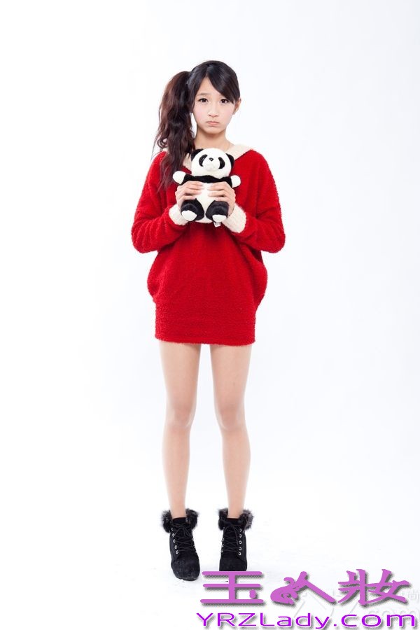 15歲小才女許雅涵日前公開的新年照,成功以