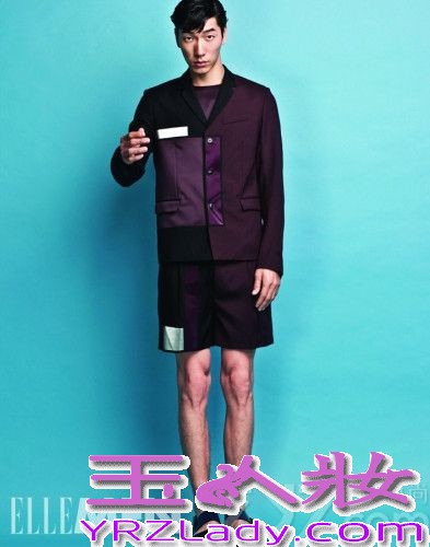 做为中国首席男模的张亮，凭借热播的综艺节目《爸爸去哪儿》而迅速速蹿红，这位年轻平民化的星爸，凭着自己的真实一面，轻而易举的抓住了万千粉丝的心，被封为新一代的男神，而日前男神张亮为《ELLEMEN》拍摄时尚大片，片中人气居高不下的他大秀长腿和人鱼线，斯文帅气不失风度。让粉丝们一饱眼福，下面一下来欣赏下吧！