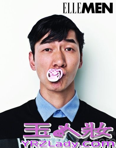 做为中国首席男模的张亮，凭借热播的综艺节目《爸爸去哪儿》而迅速速蹿红，这位年轻平民化的星爸，凭着自己的真实一面，轻而易举的抓住了万千粉丝的心，被封为新一代的男神，而日前男神张亮为《ELLEMEN》拍摄时尚大片，片中人气居高不下的他大秀长腿和人鱼线，斯文帅气不失风度。让粉丝们一饱眼福，下面一下来欣赏下吧！