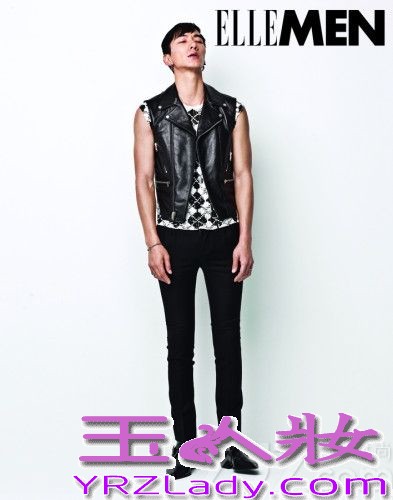 做为中国首席男模的张亮，凭借热播的综艺节目《爸爸去哪儿》而迅速速蹿红，这位年轻平民化的星爸，凭着自己的真实一面，轻而易举的抓住了万千粉丝的心，被封为新一代的男神，而日前男神张亮为《ELLEMEN》拍摄时尚大片，片中人气居高不下的他大秀长腿和人鱼线，斯文帅气不失风度。让粉丝们一饱眼福，下面一下来欣赏下吧！