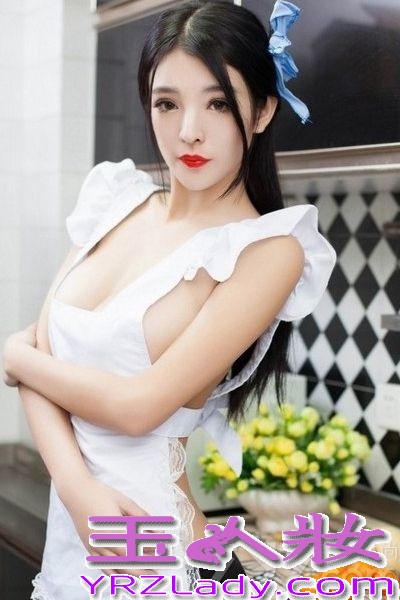 内地性感嫩模金甜儿身穿黑色比基尼和女仆装，引发众多粉丝追捧。这组火辣图片非常美艳迷人，极品美女的雪白肌肤和傲人胸围令人移不开双眼，妩媚性感，秒杀千万宅男。下面一起来看看这组性感写真图片吧。