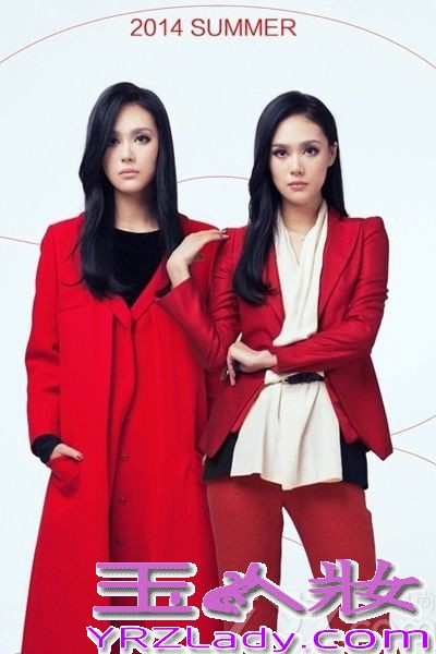 郭敬明的《小时代》由小说改编成的电影，今天就已拍成了第三，由此可见是有多火热，而近期这部人气影片《小时代3》首度曝光一组宫洺、Kitty的角色定妆照，锦荣和商侃分别身着数款惊艳华服，以17种造型完美诠释职场人物。定妆照出，更是引来众多粉丝的尖叫，可想而知大家是多么期待这部剧的上映啊！