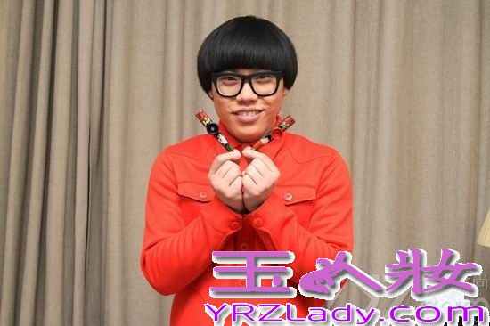 1月9日，央视我要上春晩特别节目《直通春晚》举行了十进六比赛选手出场抽签仪式。十强选手在现场进行比赛彩排和抽签环节网络直播。作为《中国好声音》的第二季冠军，李琦在比赛中的出色表现，让很多人喜欢上这个性格开朗、声音有特色的“蘑菇”男孩。而此次李琦生日，这些歌迷们更是自发的制作了视频并在微博中发出，有的记录了李琦从《中国好声音》到现在的歌唱历程，有的把李琦演唱的歌曲加以改编，当做背景音乐，从配乐到画面都十分感人。收到这样的生日祝福，李琦表示很感动，还说道他的歌迷“琦迹”们真的很用心，一直在支持鼓励他，而且每次歌迷见面会都会收到一大堆礼物，真的对他很好。不过感动之余，可爱的李琦还贴心的叮嘱歌迷们，以后千万别再花钱了。