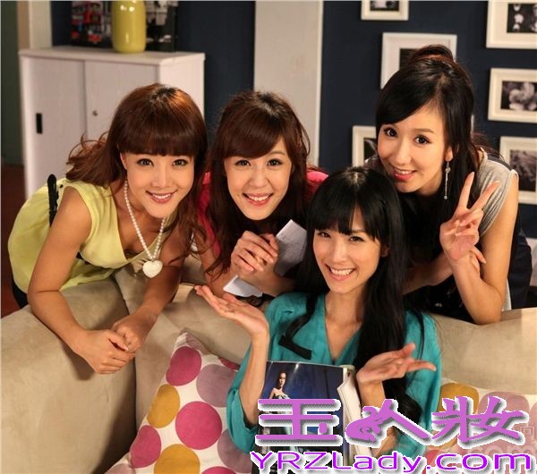 《爱情公寓4》什么时候上映是很多观众关注的问题,有消息称《爱情公寓4》将于1月17日登陆安徽卫视黄金剧场,而黑龙江高清剧场或安徽卫视将是首播平台。今天为大家提前分享爱情公寓4预告片中的搞笑图片，搞怪表情萌翻天。