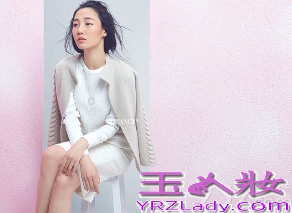 近日，白百何为《橘子》杂志拍摄了一组封面大片，色彩的碰撞别具一格，轻熟之中不乏少女的天真与烂漫。在上半年主演的两部电影作品接连票房过亿后，目前热映的《私人订制》更是突破6亿大关，交出漂亮成绩单的白百何荣升为“旺戏相”小妞，在大银幕中华丽怒放。