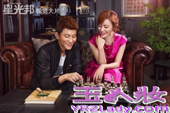 娱乐圈的许多女明星很幸运，她们除了恋爱结婚，还有贴心的“男闺蜜”一路陪伴，正如“最佳男闺蜜”大左一直陪伴着“幸福小女人”叶一茜。叶一茜或许会想对大左说：“你在身边的日子很美好，就像阳光一样很温暖。我把你放在左心房，以心交心，无关爱情，彼此相伴。”