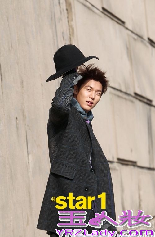 韩星李敏镐现在在韩国可是大热的趋势，无人能挡的感觉，在2013《SBS演艺大赏》中荣获各种大奖，真真是拿奖拿到手软的感觉。话说韩星李敏镐如此受欢迎可离不开那迷人又帅气的外表，还有那大长腿，光只是看看都心动到不行。