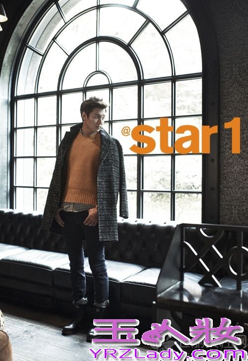 韩星李敏镐现在在韩国可是大热的趋势，无人能挡的感觉，在2013《SBS演艺大赏》中荣获各种大奖，真真是拿奖拿到手软的感觉。话说韩星李敏镐如此受欢迎可离不开那迷人又帅气的外表，还有那大长腿，光只是看看都心动到不行。