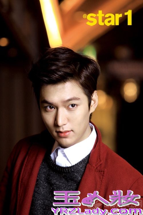 韩星李敏镐现在在韩国可是大热的趋势，无人能挡的感觉，在2013《SBS演艺大赏》中荣获各种大奖，真真是拿奖拿到手软的感觉。话说韩星李敏镐如此受欢迎可离不开那迷人又帅气的外表，还有那大长腿，光只是看看都心动到不行。