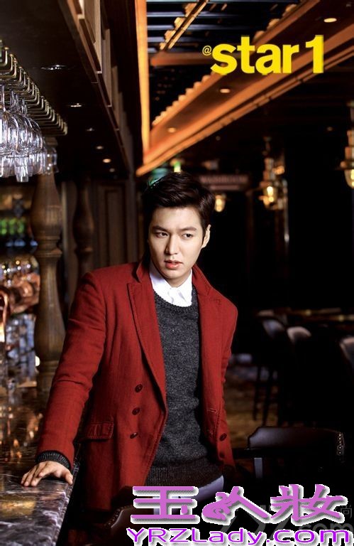 韩星李敏镐现在在韩国可是大热的趋势，无人能挡的感觉，在2013《SBS演艺大赏》中荣获各种大奖，真真是拿奖拿到手软的感觉。话说韩星李敏镐如此受欢迎可离不开那迷人又帅气的外表，还有那大长腿，光只是看看都心动到不行。