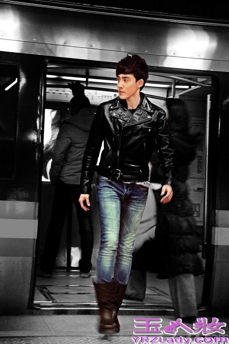 近日，演员张睿曝光一组时尚写真，片中张睿身着黑色皮衣，酷劲十足，尽显型男风范。由张睿、李晟主演《花雾》番外的《笑女孩与傻男孩》上线几日来网络点击量已突破千万。