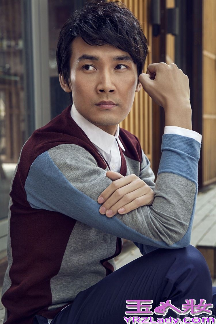 近日，演员张铎曝光一组冬日温暖写真，片中张铎化身阳光型男，尽显时尚魅力。由张铎、刘涛主演的电视剧《老有所依》正在浙江、北京、东方、天津、安徽五家卫视热播。