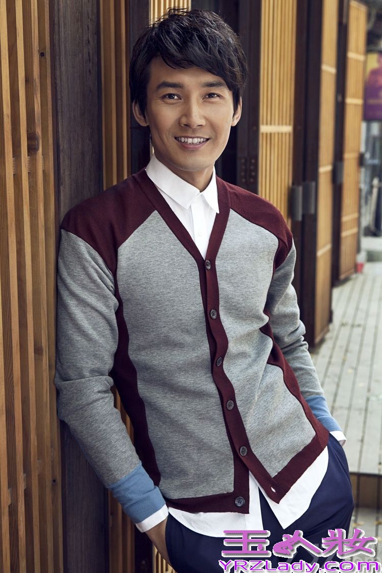 近日，演员张铎曝光一组冬日温暖写真，片中张铎化身阳光型男，尽显时尚魅力。由张铎、刘涛主演的电视剧《老有所依》正在浙江、北京、东方、天津、安徽五家卫视热播。