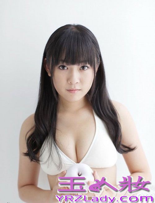 AKB48是日本当红组合，是世界上最多成员的流行团体，也是在最短时间内迅速上位的团体，成为了亚洲最为引人瞩目的天团，48名美少女的性感比基尼写真，你更爱谁呢！