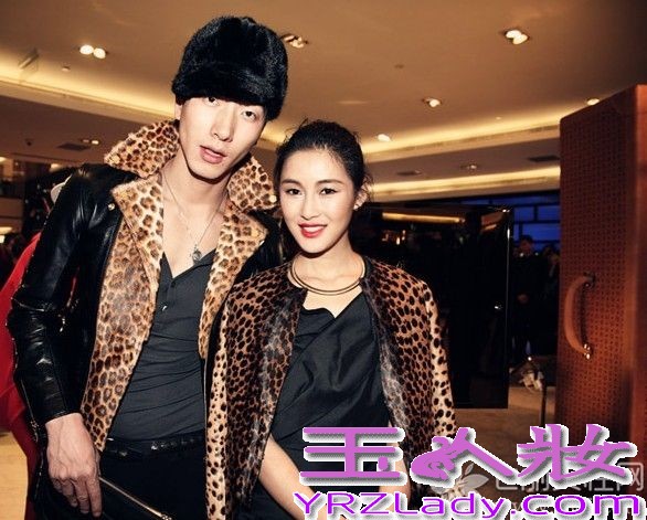 内地第一男模张亮原本并不是被所有的人熟知，因为参加湖南卫视的亲子节目《爸爸去哪儿》迅速走红，被网友封为“中国好爸爸”，张亮也是内地第一个登上国际舞台的男模。随着知名度快速打开，张亮也被曝出了出道时的全裸写真，不过他与儿子张悦轩的温情父子图片最戳泪点。

