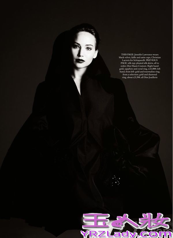 美国著名女演员詹妮弗·劳伦斯（Jennifer Lawrence）闪耀时尚杂志《芭莎》英国版11月刊封面，由摄影师Ben Hassett执镜，Julia von Boehm造型。詹妮弗·劳伦斯与生俱来的表演天赋让她赢得了今年的奥斯卡奖，她身上所散发的明星气质让人惊讶难忘!本次拍摄《芭莎》11月刊封面写真，詹妮弗·劳伦斯身穿迪奥2013年秋冬系列奢华礼服，化身真正的缪斯女神！