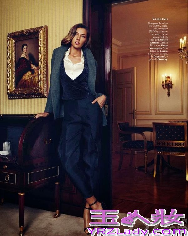 乌克兰超级名模阿琳娜·芭库娃（Alina Baikova）闪耀ELLE西班牙版2013十月刊封面，演绎“摇滚风”时尚大片，由摄影师Xi Gordo执镜，造型师Inmaculada Jimenez打造。
ELLE西班牙版十月刊旨在教大家秋季应注意选择一些经典永恒的服装，如西装、格子衬衫，奢华感人靠毛皮衣服等等，这些总是会让你看起来异常别致！
