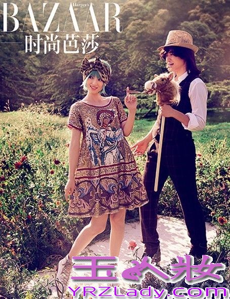 近日，董璇高云翔夫妻受邀为《时尚芭莎》拍摄了一组纪念刊写真迷幻大片。据悉，此次是《时尚芭莎》首创都市爱情平面电影特辑，在27周年纪念刊到来之际，杂志特别邀请了董璇高云翔这对圈中明星夫妻楷模来加以演绎80后当红作家辛夷坞的作品《伤鱼》，片中董璇高云翔皆大尺度突破往日形象，董璇大胆挑战紫、蓝发色出境，与高云翔的一头摩登长发遥相呼应，动人声色亦真亦幻，如梦似影般仿佛令人进入幻境并为之着迷。