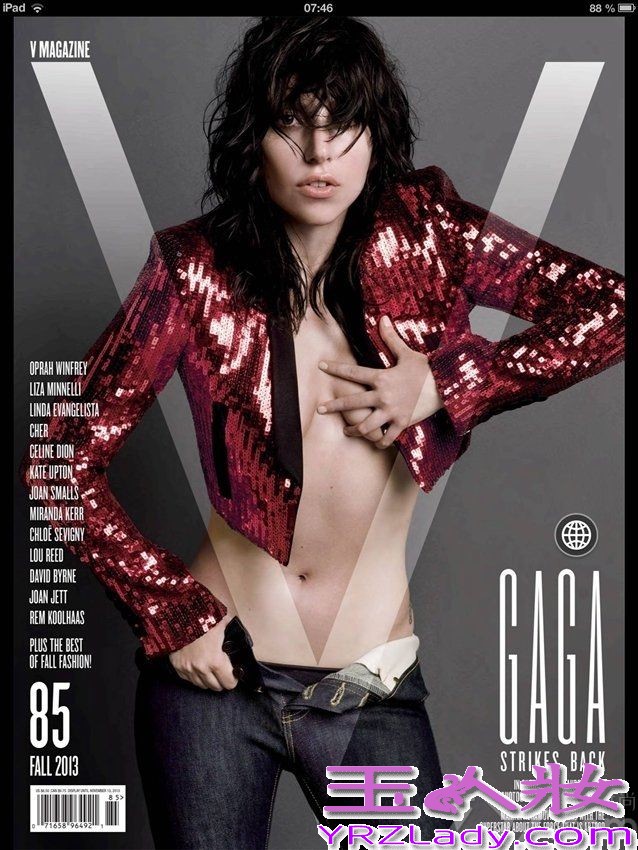 Lady Gaga近日拍摄《V》杂志大尺度写真完整版曝光，Gaga半裸出镜搔首弄姿，挤胸露臀挑战最大尺度。不改豪放本色，很是性感。