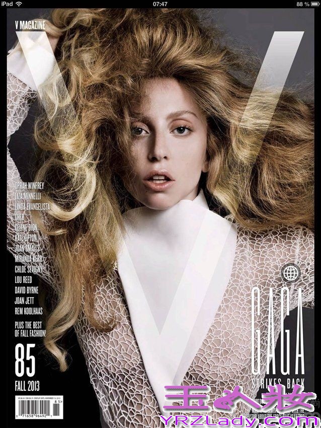 Lady Gaga近日拍摄《V》杂志大尺度写真完整版曝光，Gaga半裸出镜搔首弄姿，挤胸露臀挑战最大尺度。不改豪放本色，很是性感。