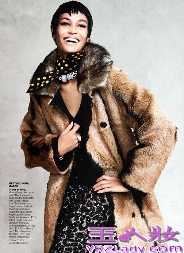 波多黎各短发美女琼·斯莫斯（Joan Smalls）《Vogue》美国版2013年9月刊时尚写真图片，由摄影师Patrick Demarchelier执镜，化妆师Camilla Nickerson造型。封面上，琼·斯莫斯给大家完美呈现了各种时尚奢华大衣，告诉大家这个秋天，外衣才是真正的服装主角。