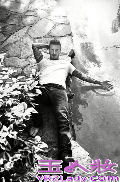 <p>他是明星里最会踢球的，是踢球的里最值钱的，还是会赚钱的里最有型有款的，他就是万人迷贝克汉姆！一个让无数人疯狂的名字，今天小编为大家带来了贝克汉姆为《Elle》杂志拍摄的一组照片。超有型的男色诱惑让你无法抵挡！</p>