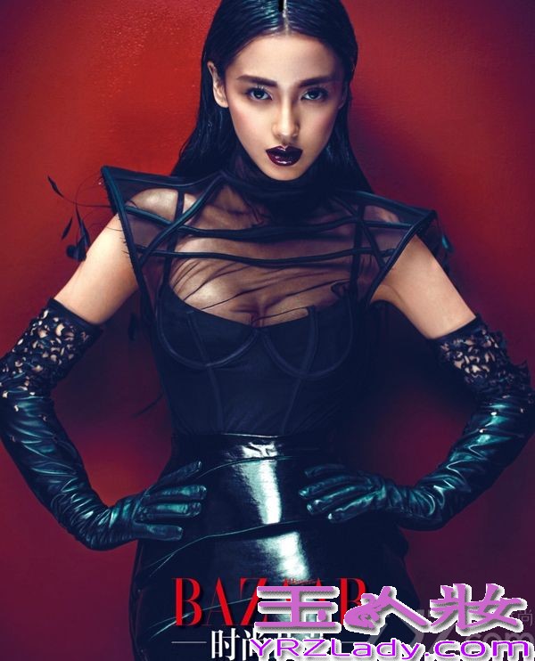 Angelababy，中文名杨颖，出生于上海，13岁时移居香港，有1/4德国血统，著名影星、模特，“新四小花旦”之一。参加周杰伦《世界巡回演唱会香港站》担任其中一位舞蹈员。杨颖以其时尚靓丽的外形、活泼可爱的性格深受观众喜爱，有“宅男女神”、“潮流教主”之称，日本传媒更是封她为「香港女神」。

