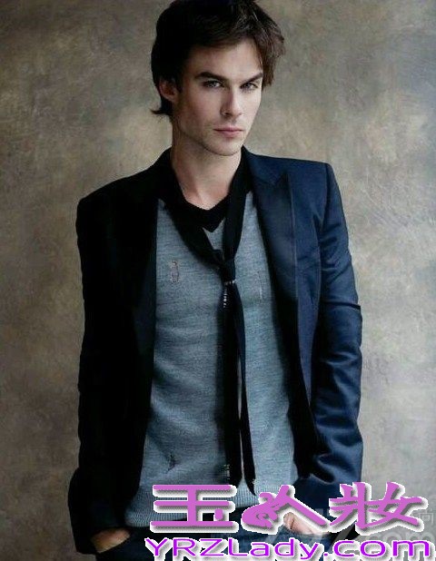 热播美剧《吸血鬼日记》男主角伊恩·萨默海尔德近日受邀为《Butch Hogan》拍摄的全裸写真曝光。 