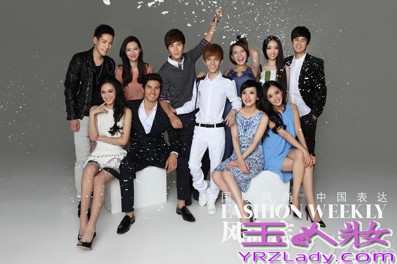 著名作家郭敬明，终于还是开始了他大屏幕的独立尝试。由他亲自改编及执导自己的代表作《小时代》，自上映以来就引起了一片狂热的争议。这次电影将分两集，分别定名为《小时代》、《小时代青木时代》，第二集将于贺岁档上映。2008 年至2012 年，郭敬明连续出版《小时代》三部曲，赢得了大批读者的热烈追捧，而这次电影演出及制作阵容之强大，也成为吸引很多观众到电影院观看的主要理由。“台湾偶像剧教母”柴智屏监制，安晓芬与崔震东制片，人气影星杨幂、柯震东、郭采洁、郭碧婷、姜潮、凤小岳等倾力加盟，帅哥美女时尚看点多多，当然还有让人揪心的情感纠葛、对青春和友谊的真诚歌颂。