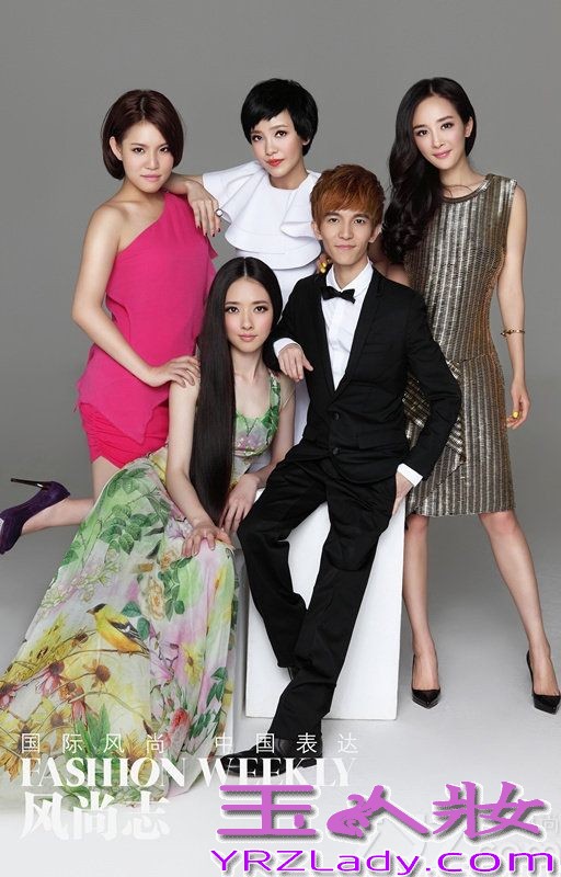 著名作家郭敬明，终于还是开始了他大屏幕的独立尝试。由他亲自改编及执导自己的代表作《小时代》，自上映以来就引起了一片狂热的争议。这次电影将分两集，分别定名为《小时代》、《小时代青木时代》，第二集将于贺岁档上映。2008 年至2012 年，郭敬明连续出版《小时代》三部曲，赢得了大批读者的热烈追捧，而这次电影演出及制作阵容之强大，也成为吸引很多观众到电影院观看的主要理由。“台湾偶像剧教母”柴智屏监制，安晓芬与崔震东制片，人气影星杨幂、柯震东、郭采洁、郭碧婷、姜潮、凤小岳等倾力加盟，帅哥美女时尚看点多多，当然还有让人揪心的情感纠葛、对青春和友谊的真诚歌颂。