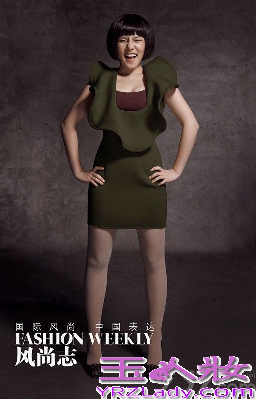 著名作家郭敬明，终于还是开始了他大屏幕的独立尝试。由他亲自改编及执导自己的代表作《小时代》，自上映以来就引起了一片狂热的争议。这次电影将分两集，分别定名为《小时代》、《小时代青木时代》，第二集将于贺岁档上映。2008 年至2012 年，郭敬明连续出版《小时代》三部曲，赢得了大批读者的热烈追捧，而这次电影演出及制作阵容之强大，也成为吸引很多观众到电影院观看的主要理由。“台湾偶像剧教母”柴智屏监制，安晓芬与崔震东制片，人气影星杨幂、柯震东、郭采洁、郭碧婷、姜潮、凤小岳等倾力加盟，帅哥美女时尚看点多多，当然还有让人揪心的情感纠葛、对青春和友谊的真诚歌颂。