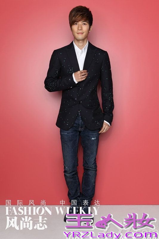 著名作家郭敬明，终于还是开始了他大屏幕的独立尝试。由他亲自改编及执导自己的代表作《小时代》，自上映以来就引起了一片狂热的争议。这次电影将分两集，分别定名为《小时代》、《小时代青木时代》，第二集将于贺岁档上映。2008 年至2012 年，郭敬明连续出版《小时代》三部曲，赢得了大批读者的热烈追捧，而这次电影演出及制作阵容之强大，也成为吸引很多观众到电影院观看的主要理由。“台湾偶像剧教母”柴智屏监制，安晓芬与崔震东制片，人气影星杨幂、柯震东、郭采洁、郭碧婷、姜潮、凤小岳等倾力加盟，帅哥美女时尚看点多多，当然还有让人揪心的情感纠葛、对青春和友谊的真诚歌颂。