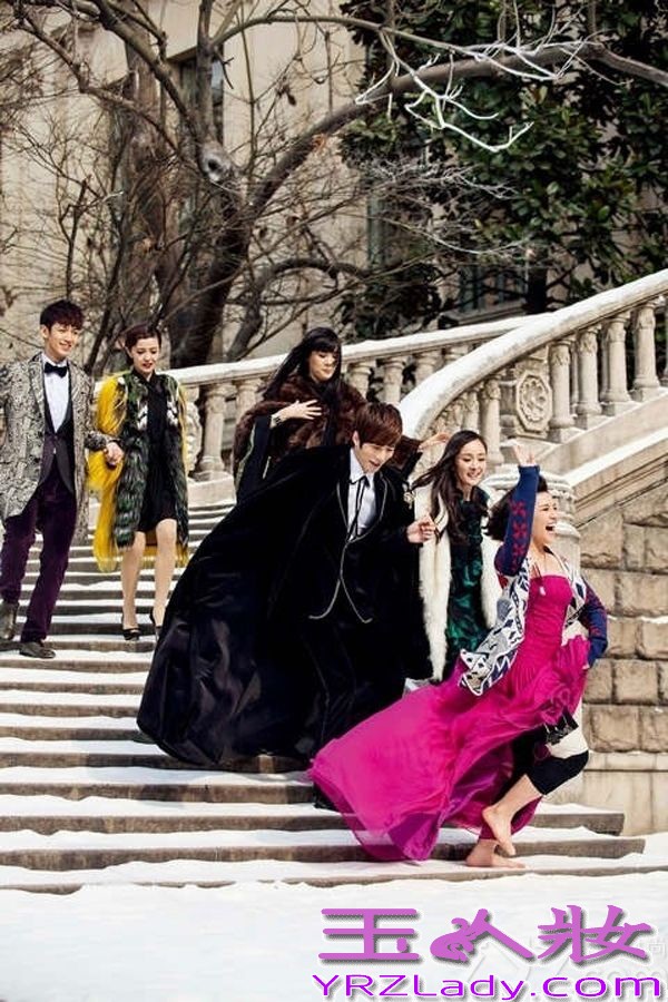 由郭敬明首次指导的电影《小时代》华丽拉开了序幕，书本里一幕幕难以挥霍的场景全都用真实的手法呈现出来，剧中杨幂和郭采洁这对姐妹花更是让整部电影精致无比。下面一起来看看《小时代》奢华剧照吧！