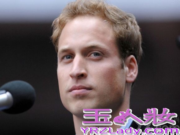 大家都知道英国威廉王子与“平民王妃”凯特的美丽爱情故事，那你知道生活中的他是什么样的吗？七丽图库为你收集了威廉王子从小到大的生活照，来一睹王子的风采吧！