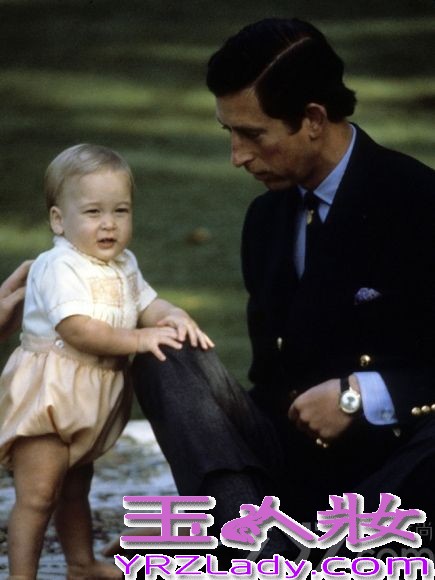 大家都知道英国威廉王子与“平民王妃”凯特的美丽爱情故事，那你知道生活中的他是什么样的吗？七丽图库为你收集了威廉王子从小到大的生活照，来一睹王子的风采吧！