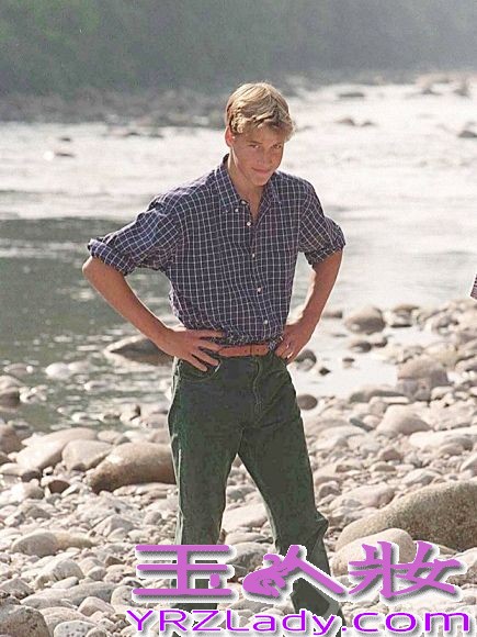 大家都知道英国威廉王子与“平民王妃”凯特的美丽爱情故事，那你知道生活中的他是什么样的吗？七丽图库为你收集了威廉王子从小到大的生活照，来一睹王子的风采吧！