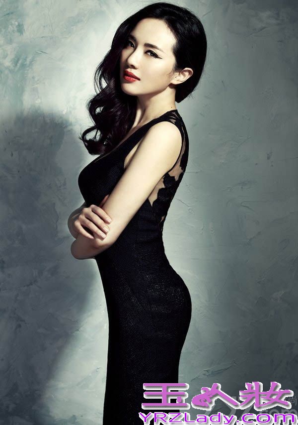 <p>孟茜身材傲人，语言更是泼辣，她的座右铭是&ldquo;只有想不到，没有做不到&rdquo;。立场则是&ldquo;中国女人的身体永远属于中国男人&rdquo;，人称&ldquo;宅男女神&rdquo;。这次孟茜笑容灿烂活力十足的拍摄了性感大片将其魔鬼般的好身材展露无遗。</p>