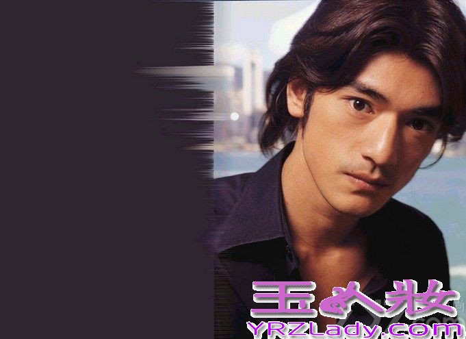 满40岁的金城武神隐许久，日前赴巴黎拍广告，难得有新照，立刻引起热讨。不少网友却认为他“明显变老、双颊松垮”，直呼他为“欧吉桑”。金城武发福令粉丝难以接受，盘点他昔日相见不如怀念的旧照，让你好好怀念。